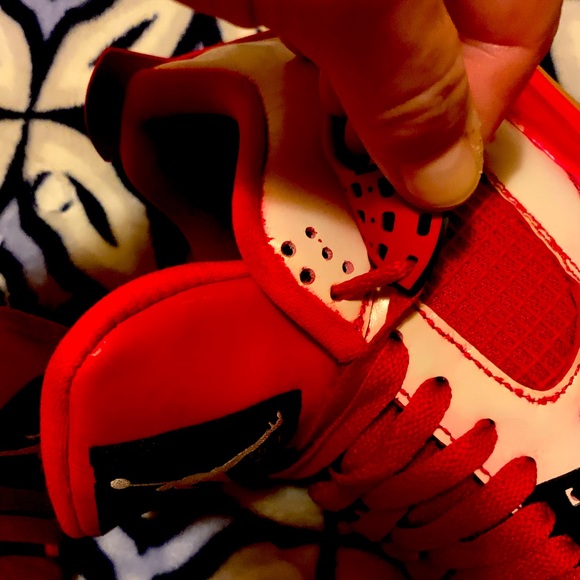 Fire red and summit white Jordan 4 size 10.5 - Picture 2 of 7